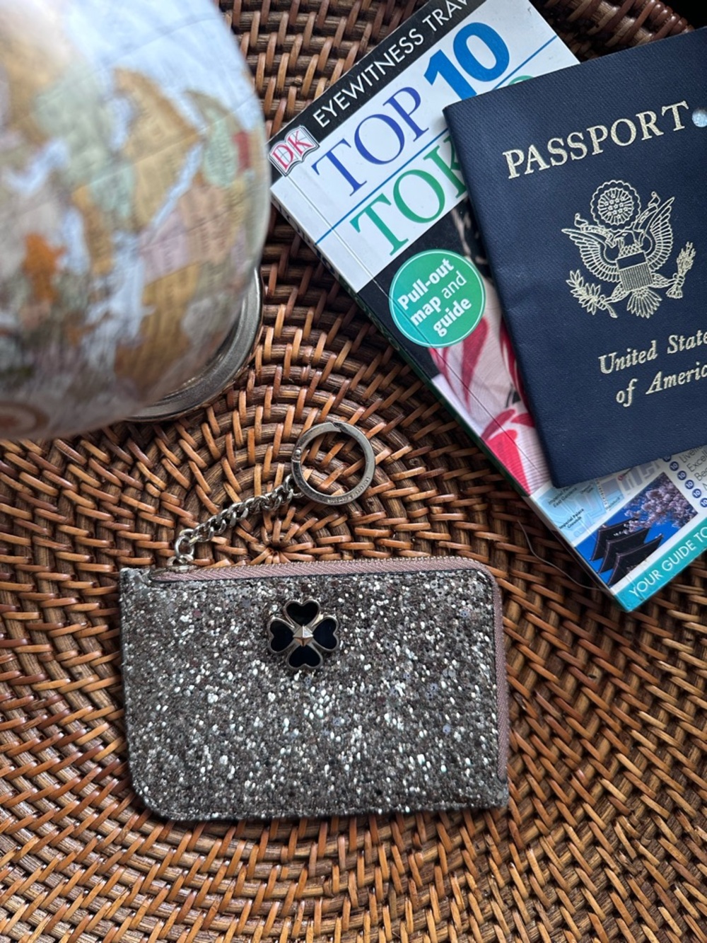 kate spade Glitter Keychain Zip Card wallet in Silver with Black Sparkle Clover
